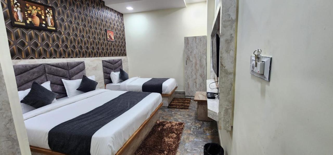 Hotel Sunrise فَدودارا المظهر الخارجي الصورة